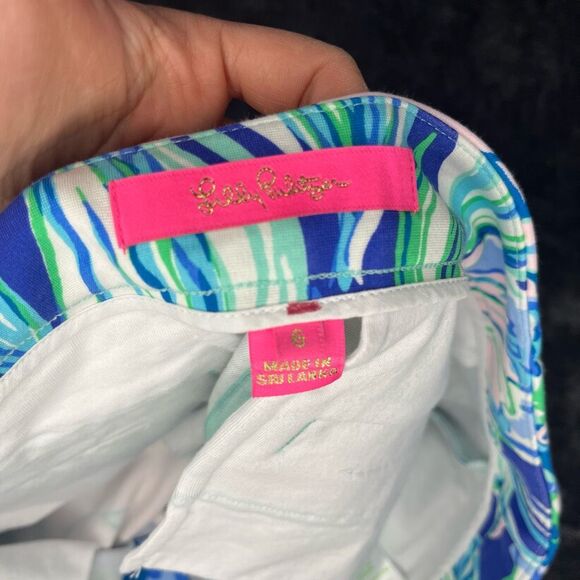 Lilly Pulitzer Pink and Blue Floral Patterned Scalloped Hem Shorts size 6 - Picture 3 of 3
